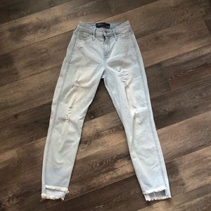 light wash high waisted jeans/jeggings
